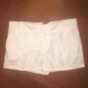 New Women’s White Floral Lace Shorts Size Large
